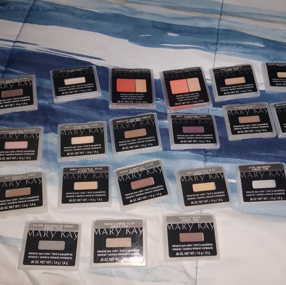 Mary Kay Bundle NO RESELLERS!